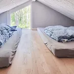 8 Person In *