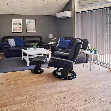 8 Person In Tatil Evi Hadsund
