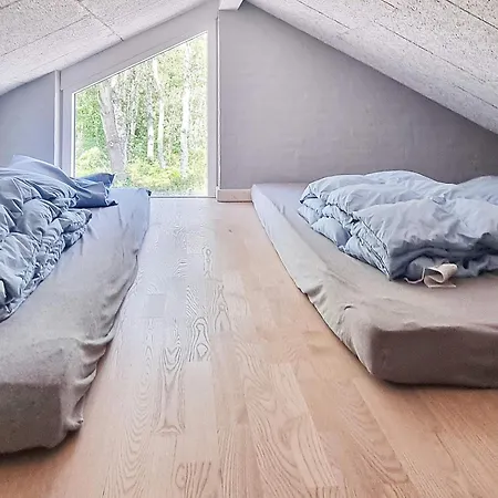 8 Person In *